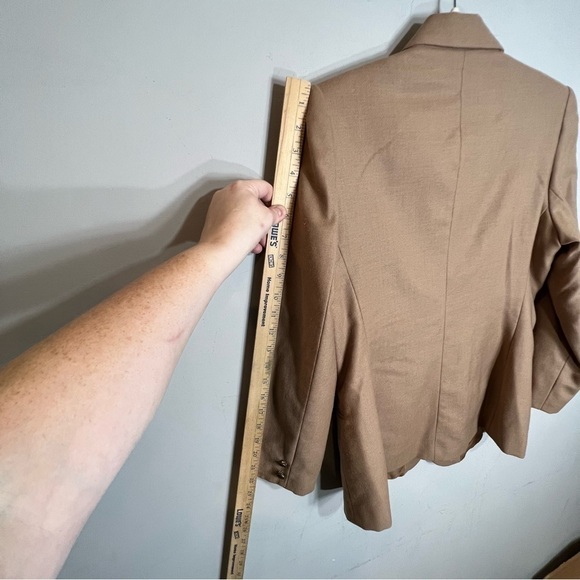 Briggs lightweight camel wool button front blazer size 6p - Picture 10 of 12